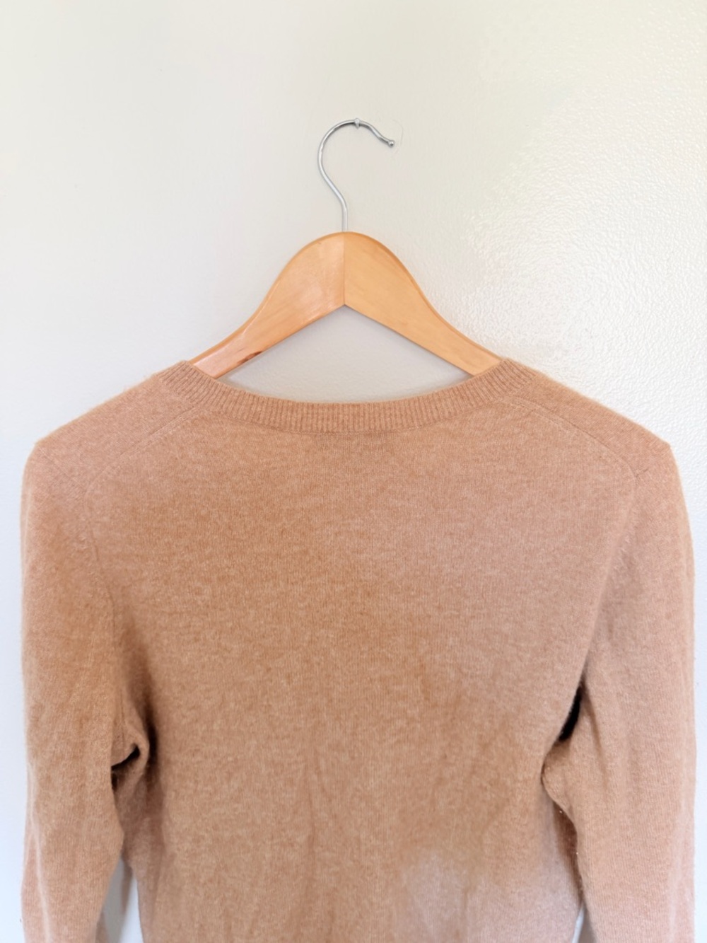 Charter Club 100% Cashmere V-Neck Sweater in Camel Women’s 1X - Picture 5 of 11
